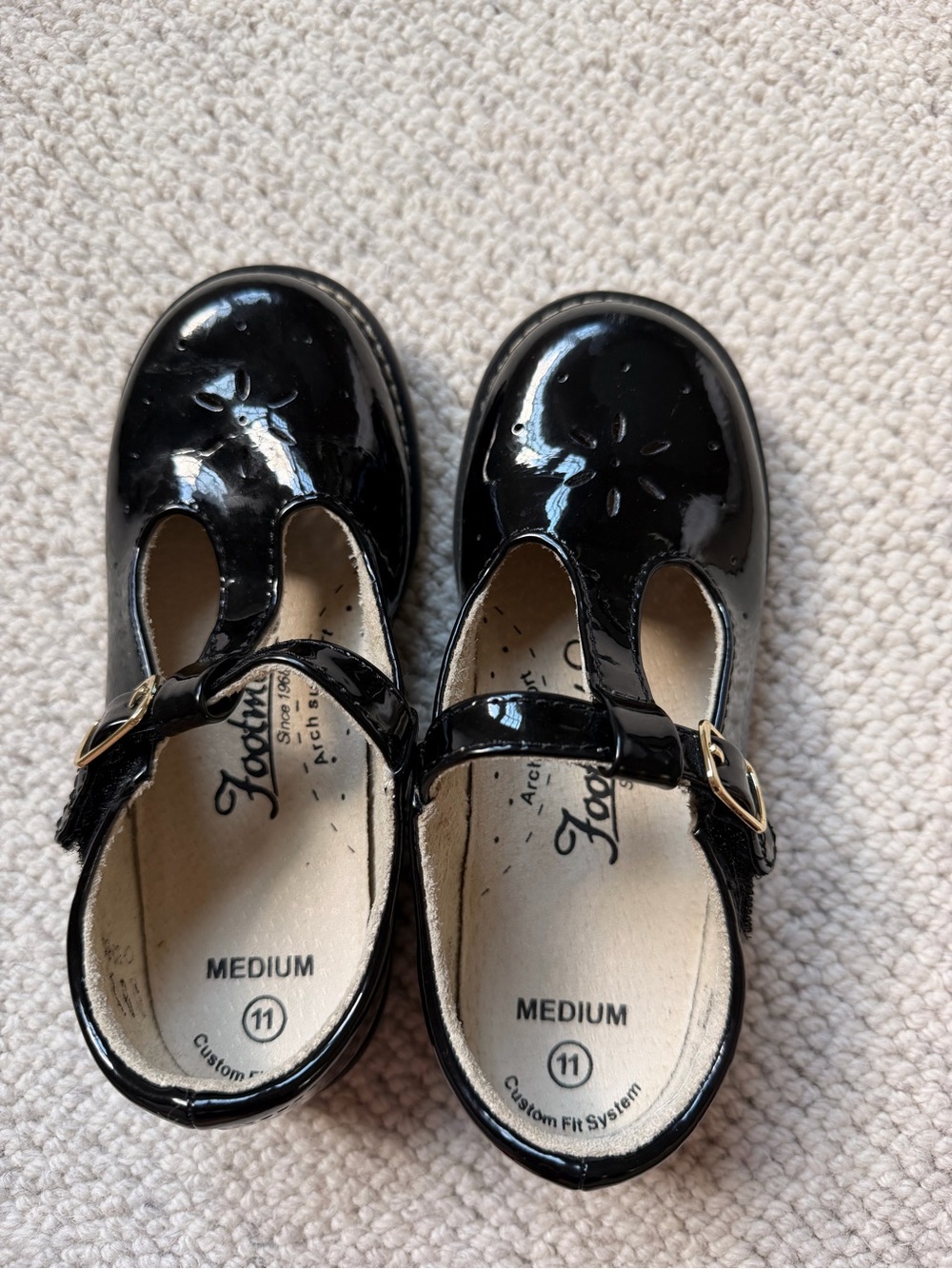 Footmates Toddler black t-strap patent leather Mary Jane "Sherry" shoes